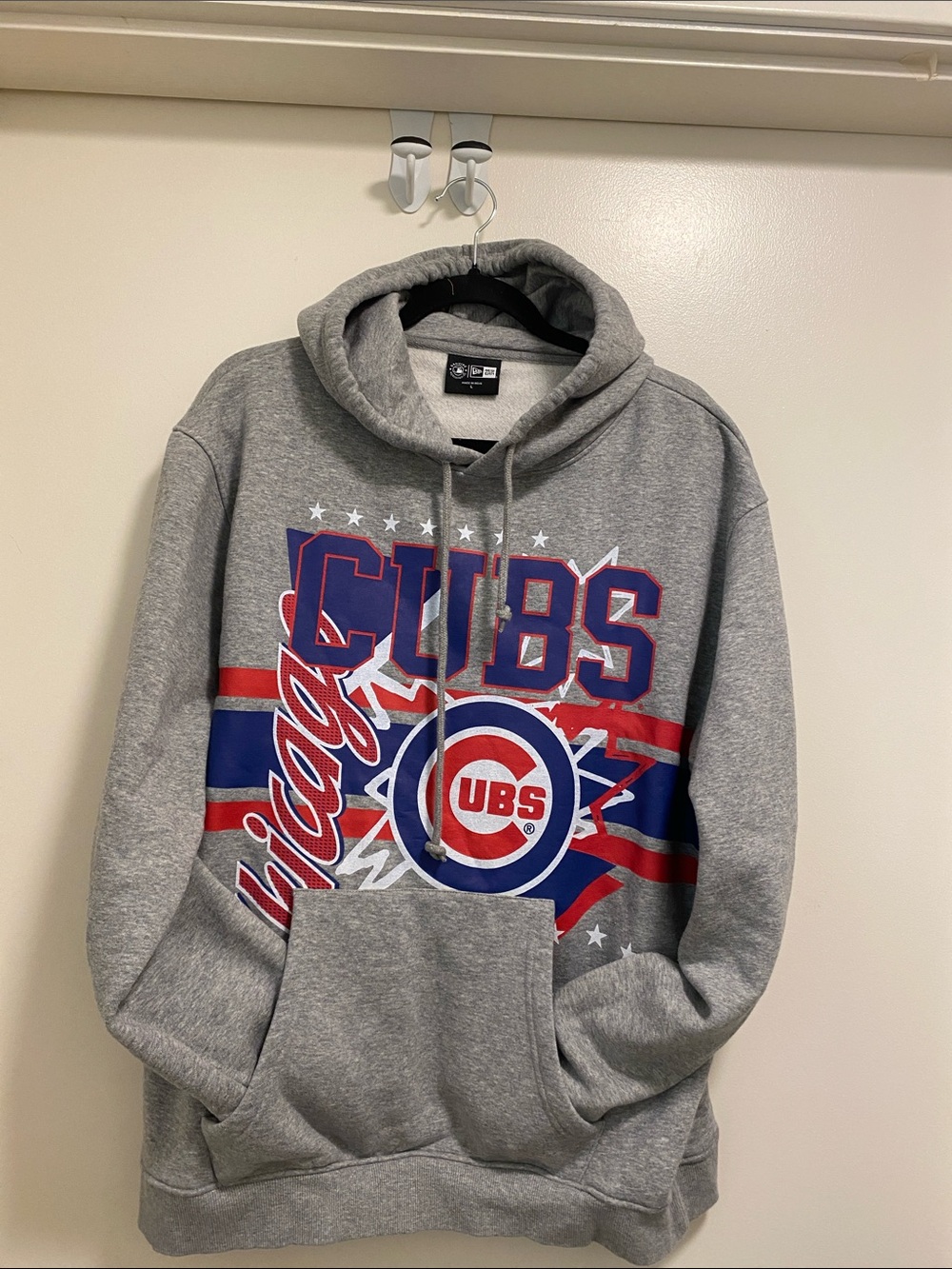 New Era Gray Chicago Cubs Graphic Pullover Hoodie